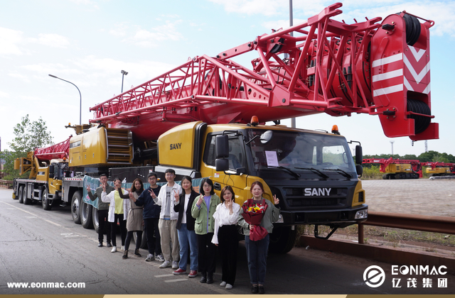 三一重工100吨汽车起重机出口亚洲