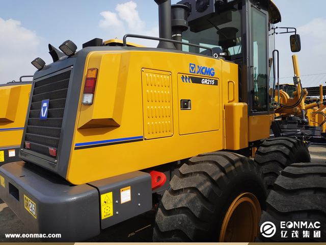 阿尔及利亚客户参观徐工集团平地机工厂