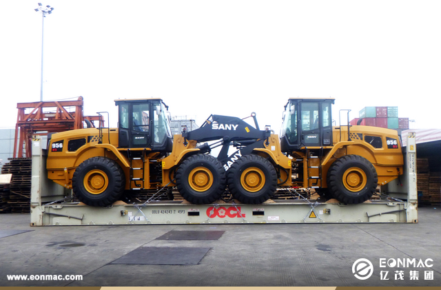 1台三一SCC750A履带起重机和2台SYL956H5轮式装载机