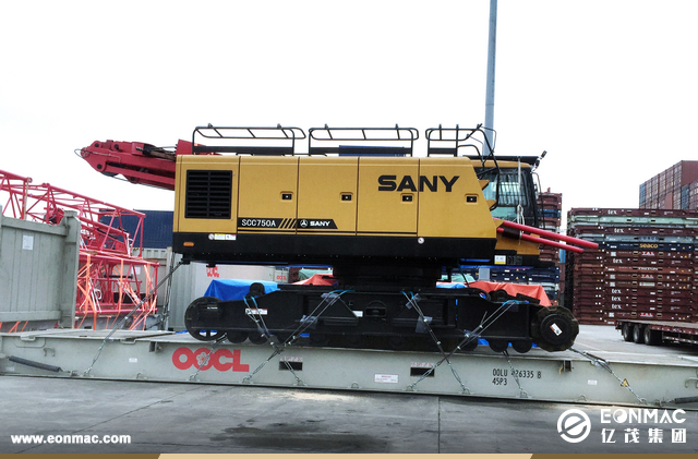 1台三一SCC750A履带起重机和2台SYL956H5轮式装载机