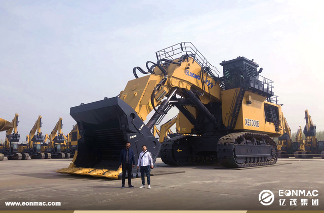 阿尔及利亚客户参观徐工平地机工厂