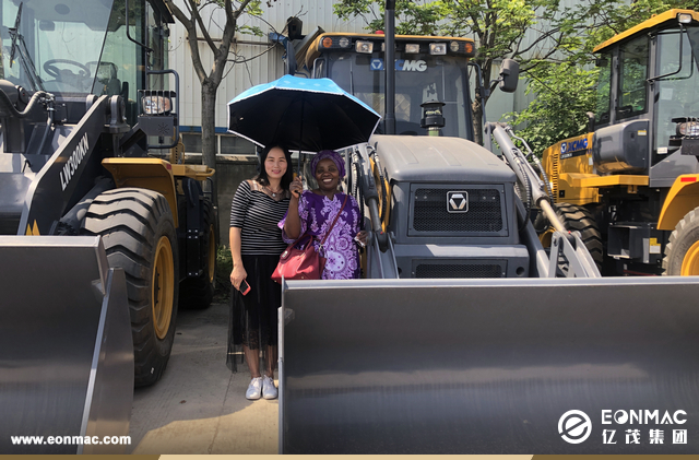 刚果（金）客户参观徐工、山推工厂